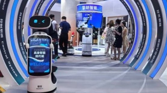 世界机器人大会|打造擎朗具身智能现代城，开启智能服务新纪元！